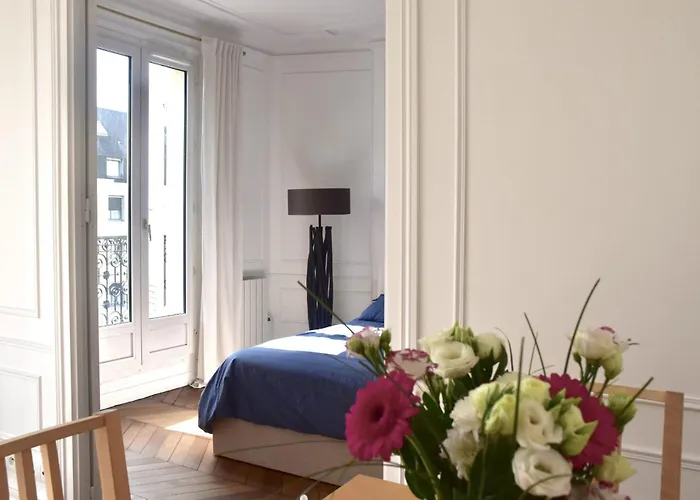Elegant Haussmann Parisian Flat Close Eiffel Tower * פריז