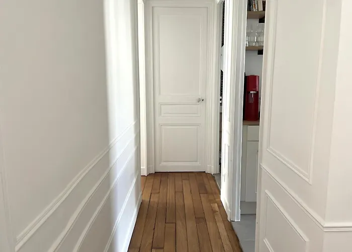 Elegant Haussmann Parisian Flat Close Eiffel Tower פריז