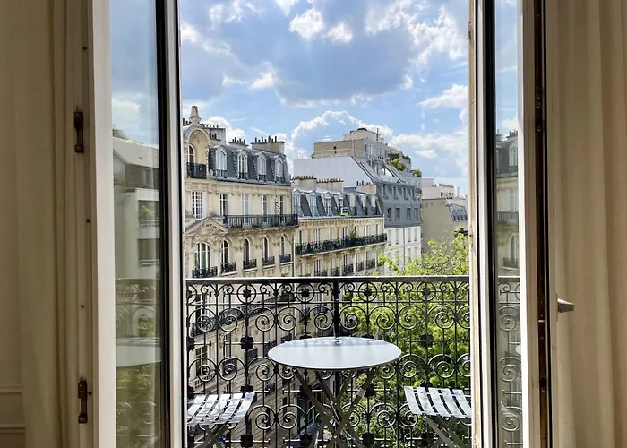 Elegant Haussmann Parisian Flat Close Eiffel Tower דירה *
