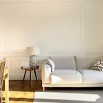 דירה Elegant Haussmann Parisian Flat Close Eiffel Tower פריז