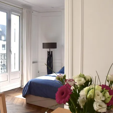 Elegant Haussmann Parisian Flat Close Eiffel Tower * パリ